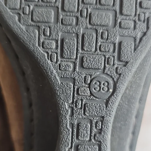 Dansko Sz 38 Brown Flats Sleek Slip-On Loafers - Picture 3 of 15